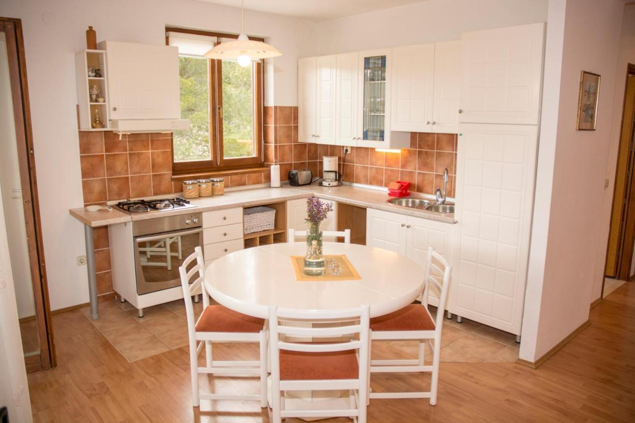 House Lucija Apartment ซาลี ภายนอก รูปภาพ