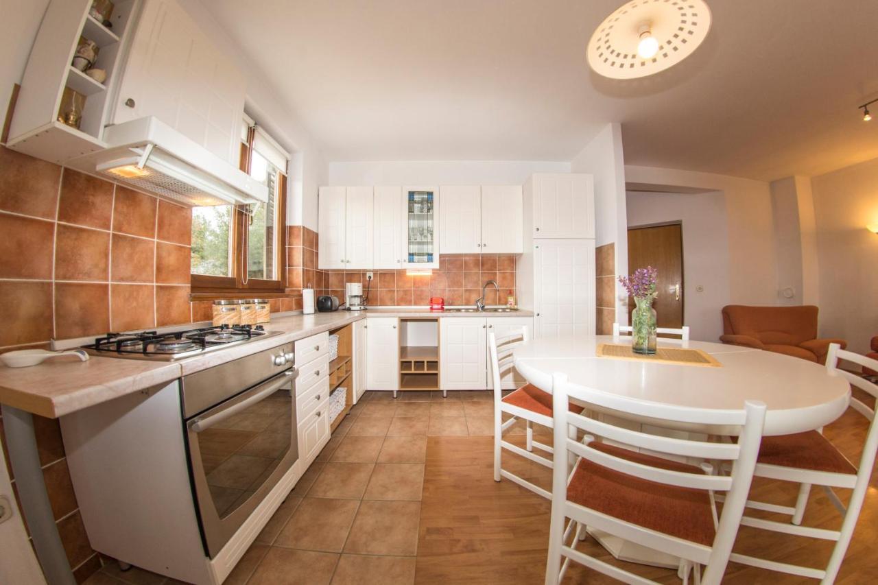 House Lucija Apartment ซาลี ภายนอก รูปภาพ