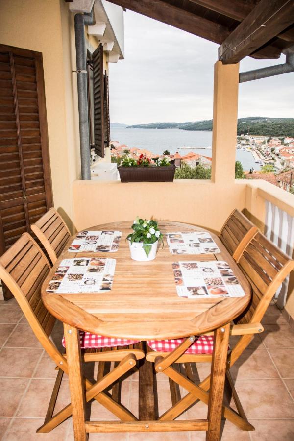 House Lucija Apartment ซาลี ภายนอก รูปภาพ