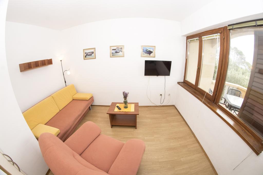 House Lucija Apartment ซาลี ภายนอก รูปภาพ