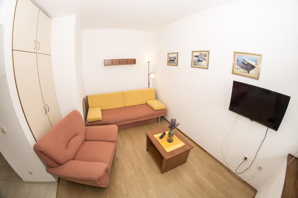House Lucija Apartment ซาลี ภายนอก รูปภาพ
