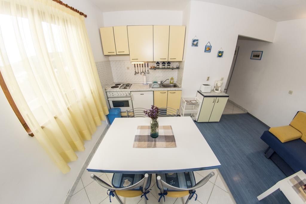 House Lucija Apartment ซาลี ภายนอก รูปภาพ